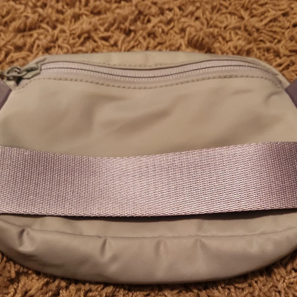 lululemon athletica Light Gray Crossbody Bag - Picture 5 of 12